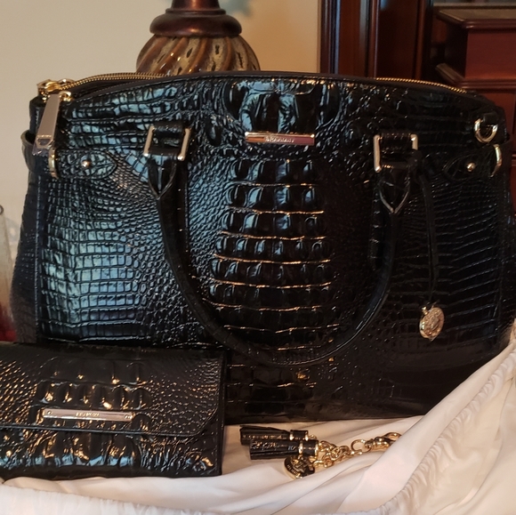BRAND NEW (never used) BRAHMIN HANDBAG and Wallet - Picture 2 of 8